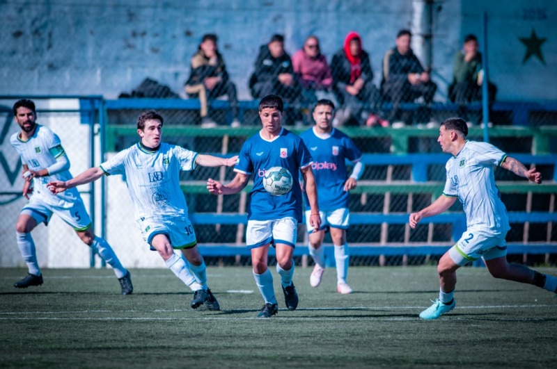 Empate sin goles entre Embajadores y Balonpi�